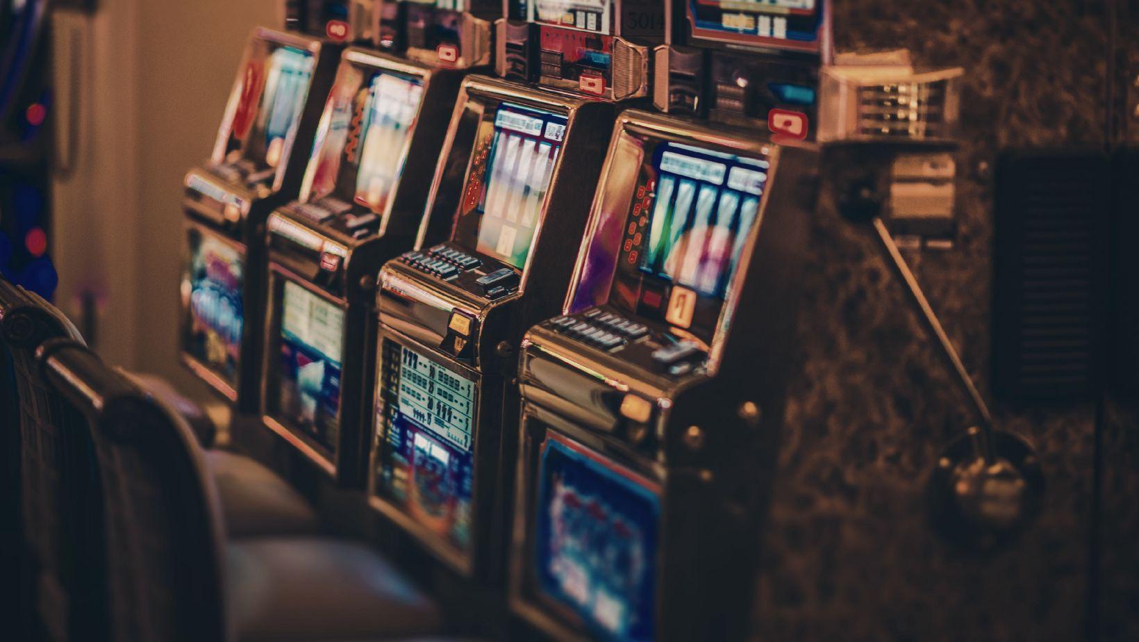 slot games strategy, winning slot tips, smart slot players, slot game secrets, best slot tactics, online slot winning strategies, casino slot tips, slot machine success, how to beat slot machines, slot game expert advice